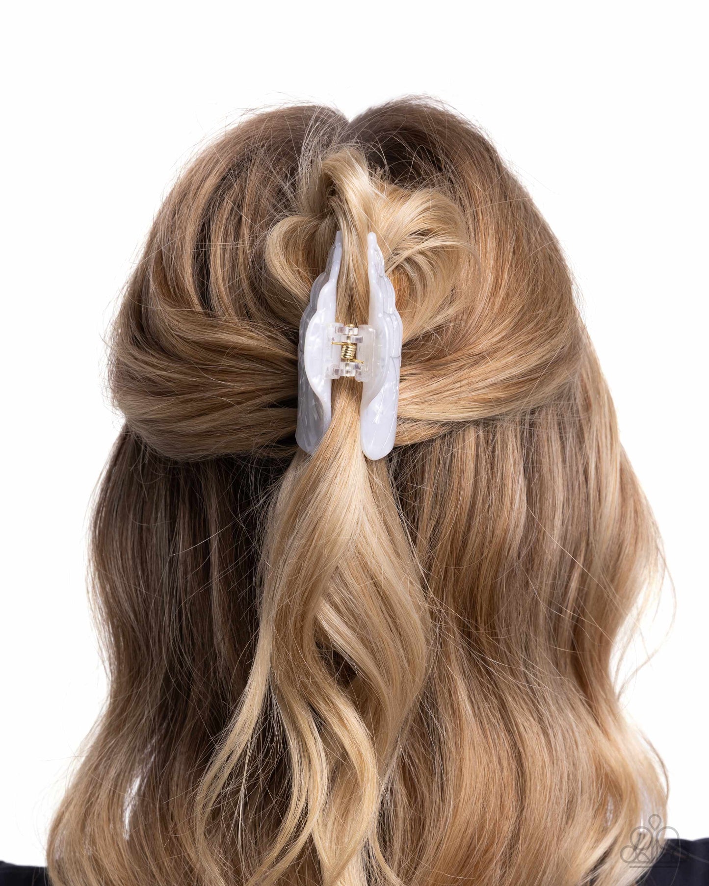 Conch Chic - White PRESALE