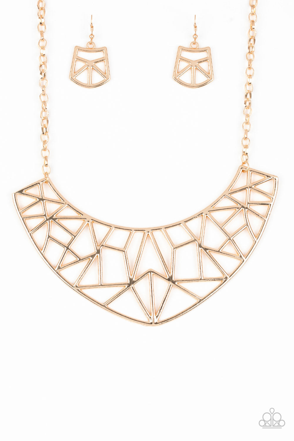 gold, gold jewlery, necklace, medium necklace, statement necklace, affordable jewelry, affordable holiday gift, everyday jewelry, trending jewlery, viral jewlery, paparazzi accessories, jewlery stores, jewelry stores near me, tax free jewlery,