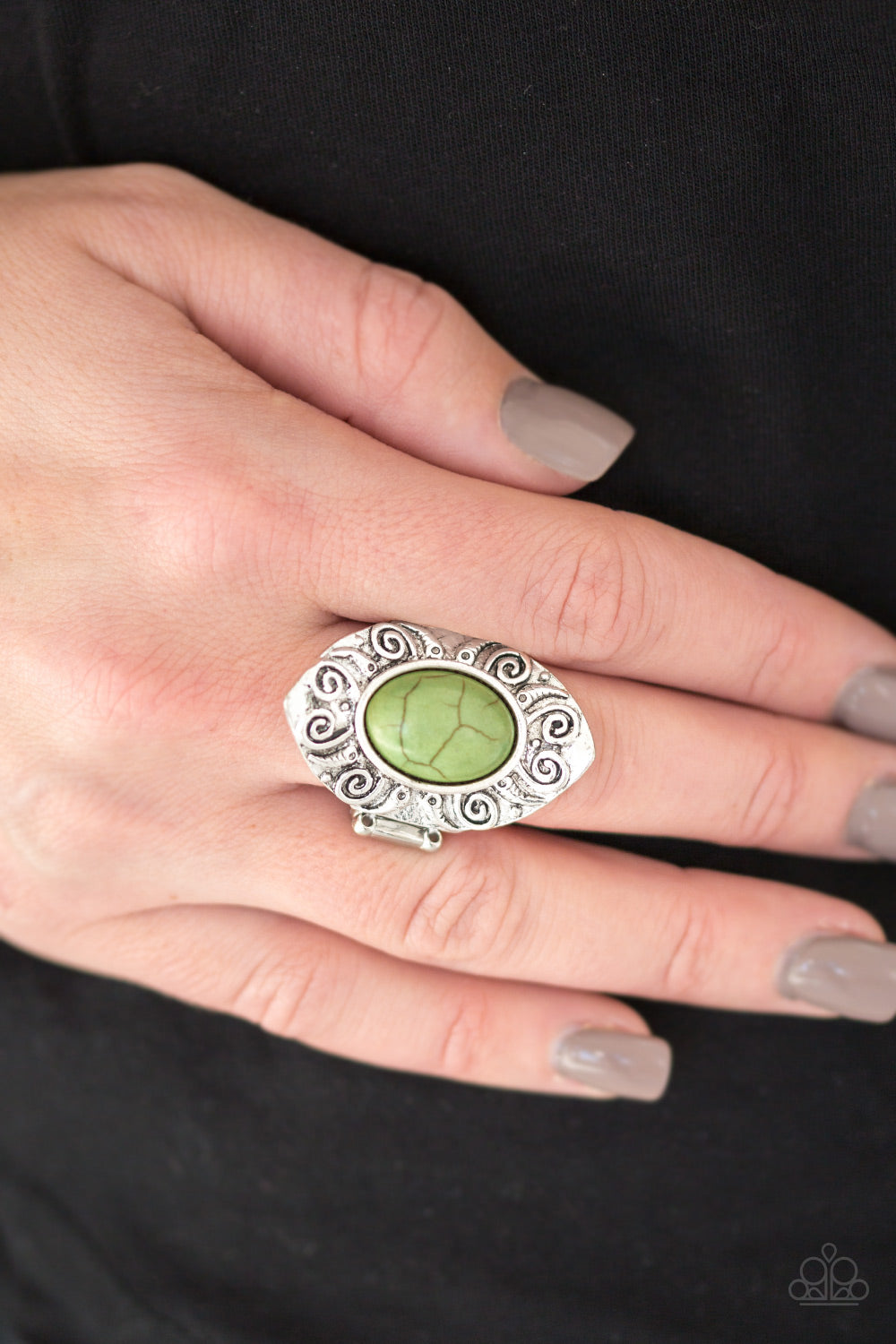 silver, silver jewelry, green, crackle stone, stone jewelry, paparazzi accessories, affordable jewelry, everyday jewelry, ring, adjustable ring, st pattys day