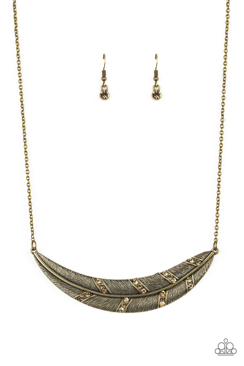 brass, brass jewelry, necklace, medium necklace,feather, feather jewelry, casual jewelry, trending jewelry, affordable jewelry, affordable holiday gift, everyday jewelry, prom jewelry, trending jewelry, wedding jewelry, boho jewelry,