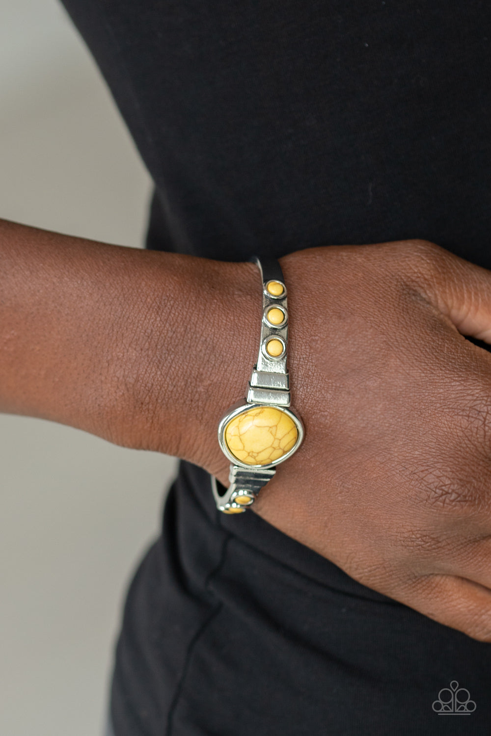 silver, silver jewelry, yellow, yellow jewelry, spring jewelry, affordable jewelry, paparazzi accessories, everyday jewelry, crackle stone jewelry,