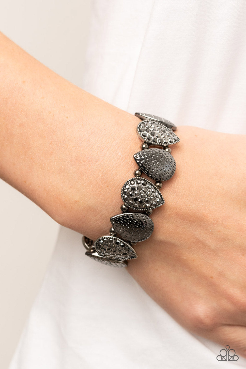 silver, silver jewelry, affordable jewelry, bracelet, stretchy bracelet, hematite, paparazzi accessories,