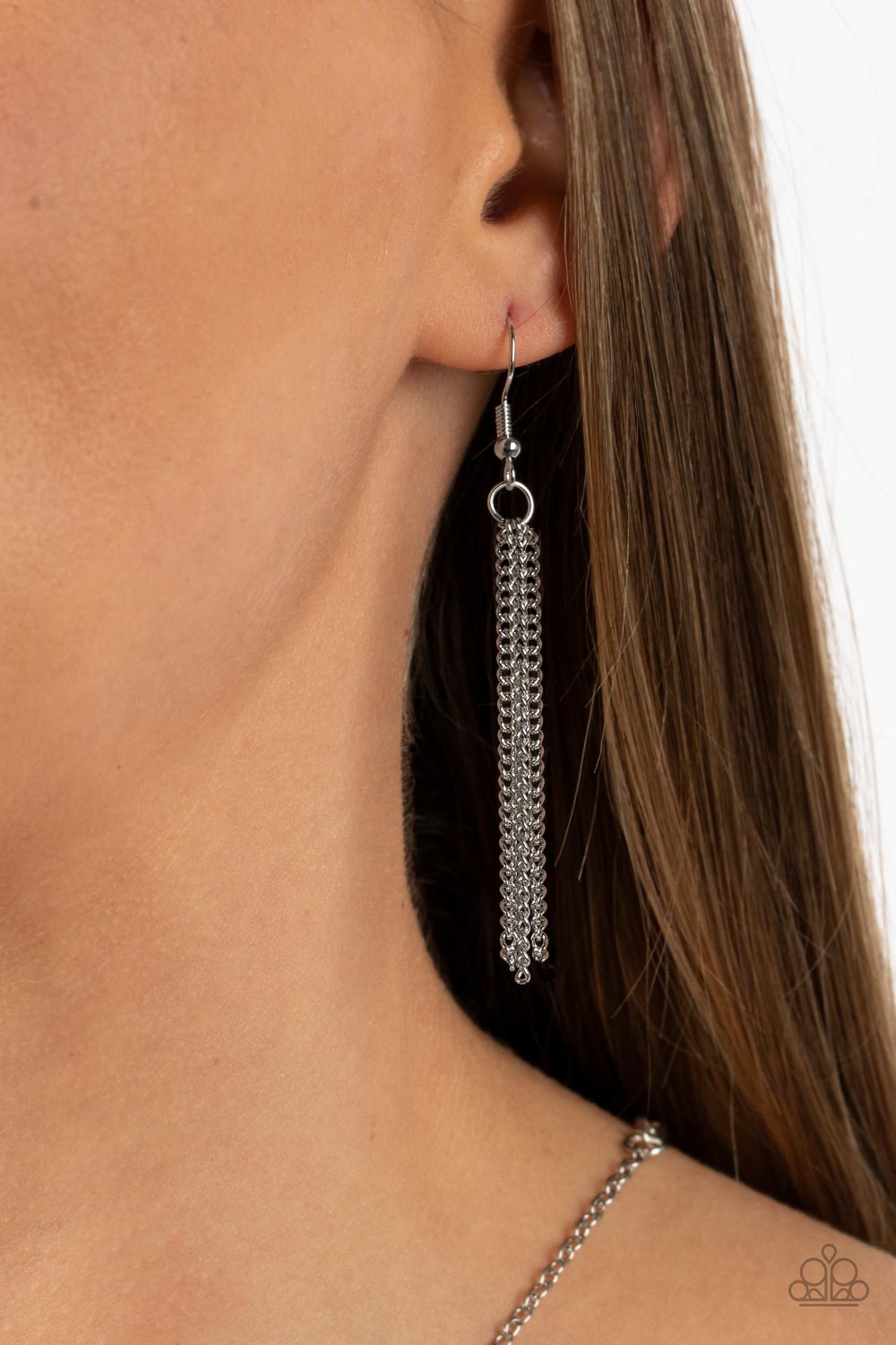 silver, silver jewelry, necklace, medium necklace, pink, pink jewelry, affordable jewelry, pendant jewelry, pendant necklace, affordable holiday gift, iridescent, iridescent jewelry, everyday jewelry, teenage jewelry, casual jewelry, trending jewelry, viral jewelry, jewelry stores, jewelry stores near me,