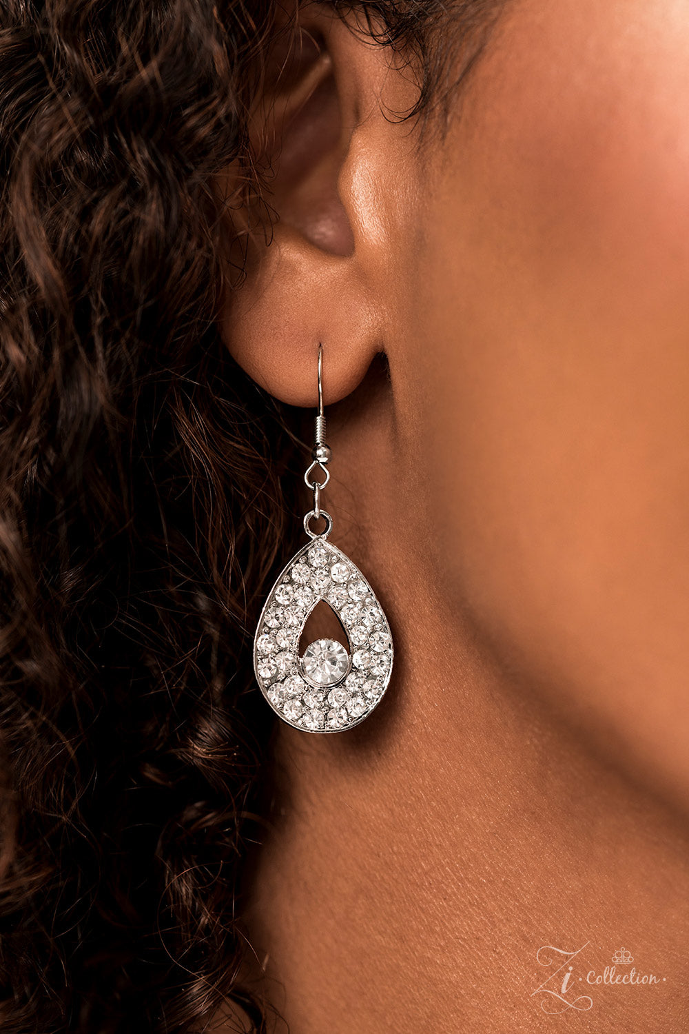 silver, silver jewelry, necklace, medium necklace, zi collection, affordable jewelry, affordable holiday gift, white, white jewelry, paparazzi accessories, jewelry stores, jewelry stores near me, wedding jewelry, viral jewelry, trending jewelry, prom jewelry,