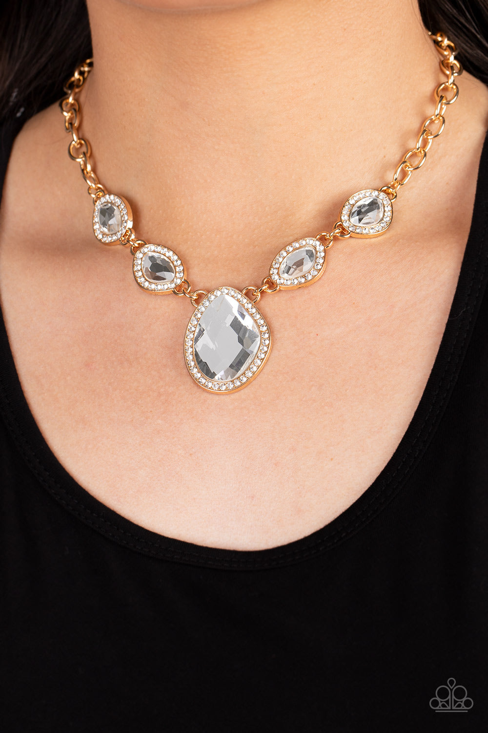 gold, gold jewelry, necklace, medium necklace, affordable jewelry, affordable holiday gift, everyday jewelry, trending jewelry, viral jewelry, paparazzi accessories, jewelry stores, jewelry stores near me, casual jewelry, prom jewelry, wedding jewelry,