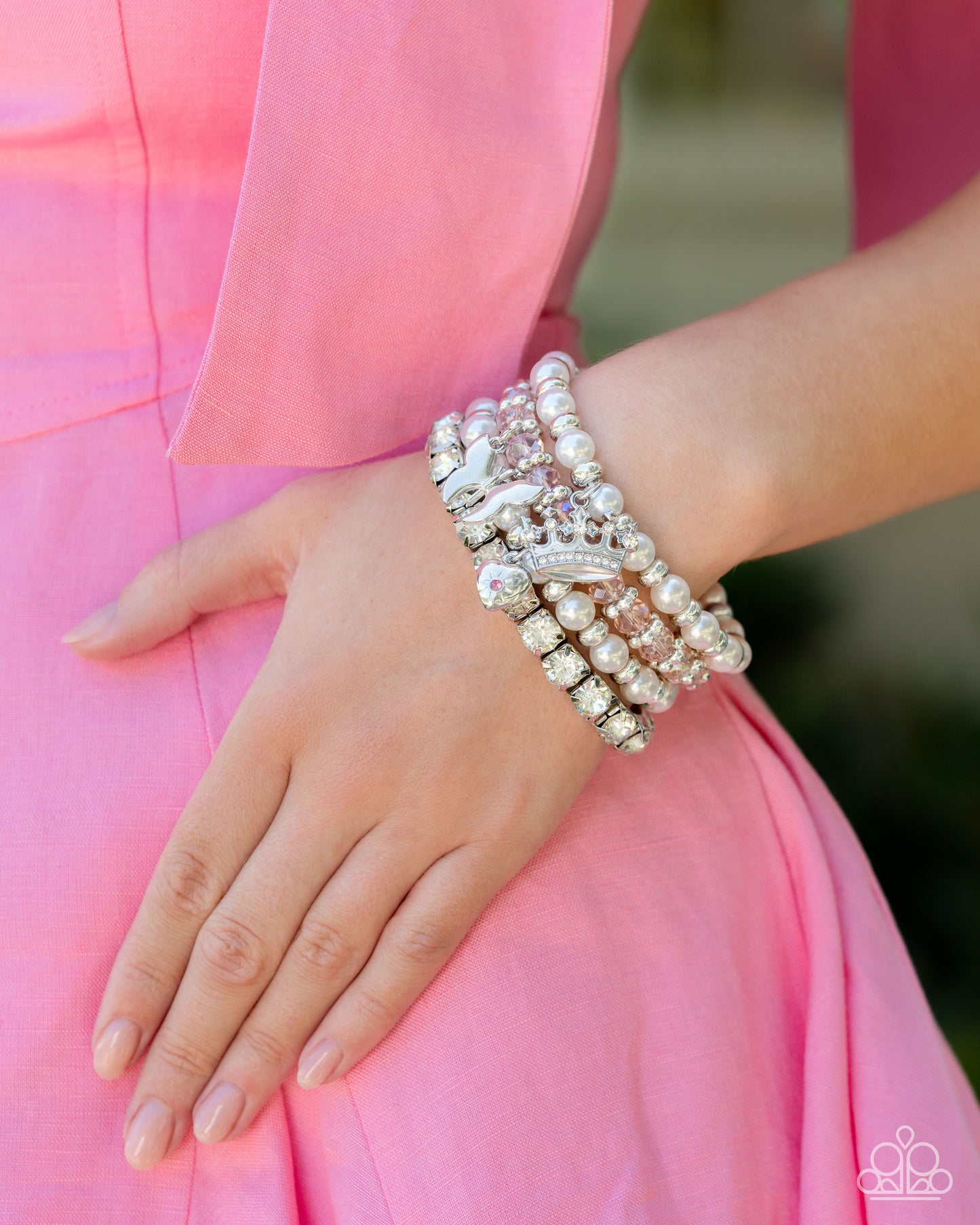 Feminine Charm - Pink PRESALE