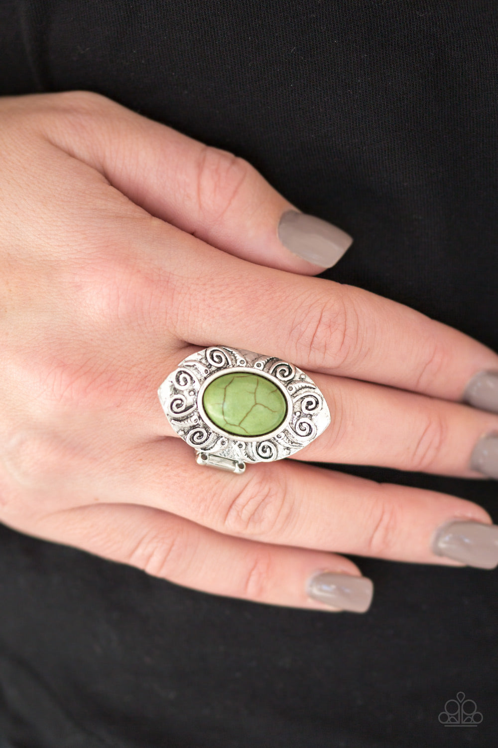 silver, silver jewelry, green, crackle stone, stone jewelry, paparazzi accessories, affordable jewelry, everyday jewelry, ring, adjustable ring, st pattys day 