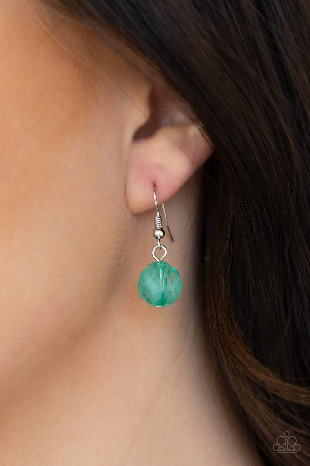 silver, silver jewelry, necklace, medium necklace, beaded, green, green jewelry, st patricks day jewelry, affordable jewelry, affordable holiday gift, everyday jewelry, viral jewelry, casual jewelry, trending jewelry, jewelry stores, jewelry stores near me, 