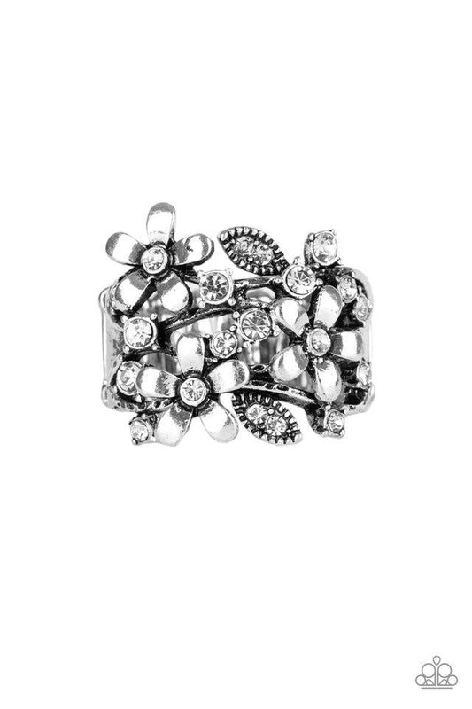 Gardenia Gleam- White - Paparazzi Accessories