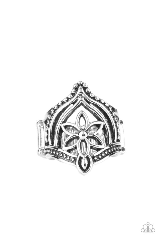 silver, silver jewelry, ring, fat back, adjustable ring, affordable jewelry, affordable holiday gift, everyday jewelry, paparazzi accessories, jewelry stores, jewelry stores near me, flower, flower jewelry, 