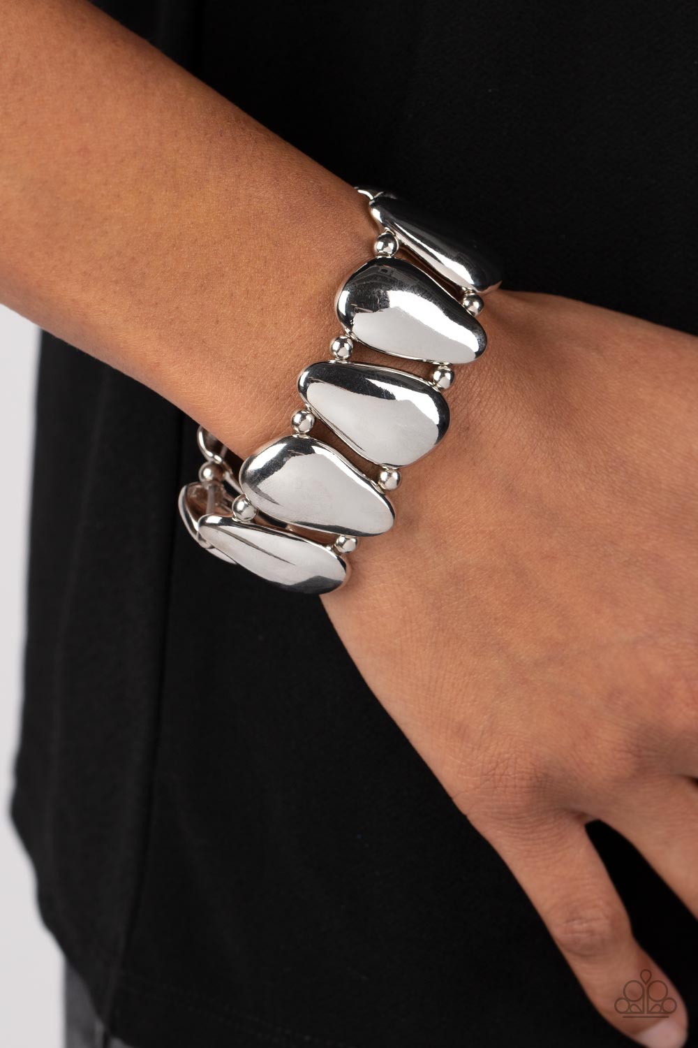 silver, silver jewlery, bracelet, stretch bracelet, affordable jewelry, affordable holiday gift, everyday jewlery, trending jewelry, viral jewlery, prom jewlery, trending jewelry, wedding jewelry, jewelry stores, jewlery stores near me, 